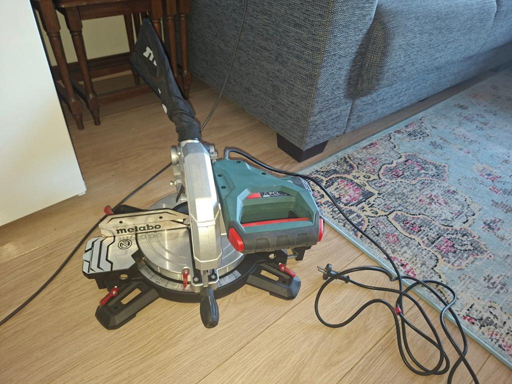 Metabo KS216M afkortzaag - Zo goed als nieuw!, Ophalen, Zo goed als nieuw, Afkortzaag, 30 tot 70 mm