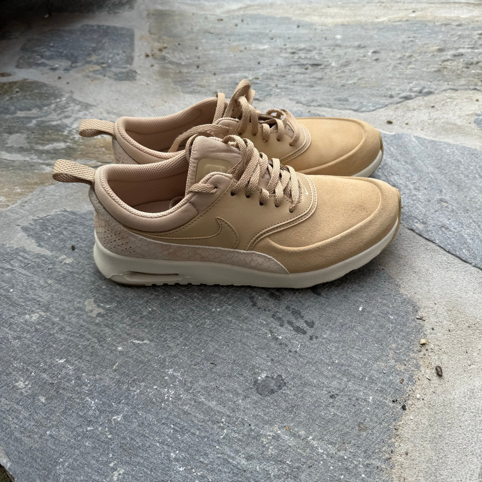 Nike Air Max Thea sneakers - Beige - Maat 39, Kleding | Dames, Ophalen of Verzenden, Gedragen, Beige, Sneakers of Gympen