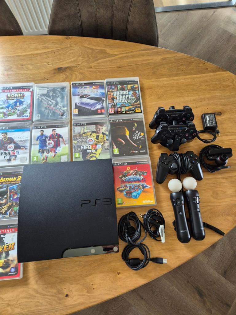 PlayStation 3 Slim met 3 controllers en 23 games, Met games, Super Slim, Ophalen of Verzenden, Zo goed als nieuw