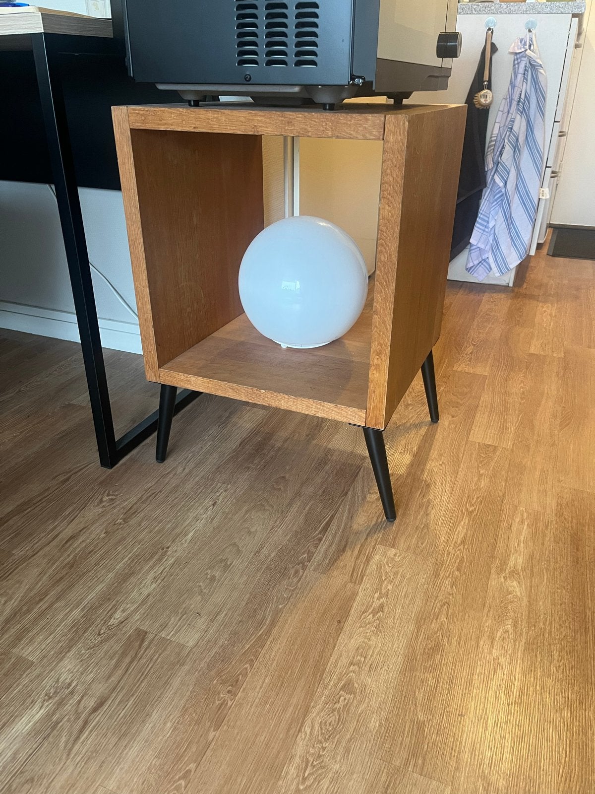 Houten bijzettafel met opbergvak, Minder dan 55 cm, Zo goed als nieuw, Rechthoekig, Hout