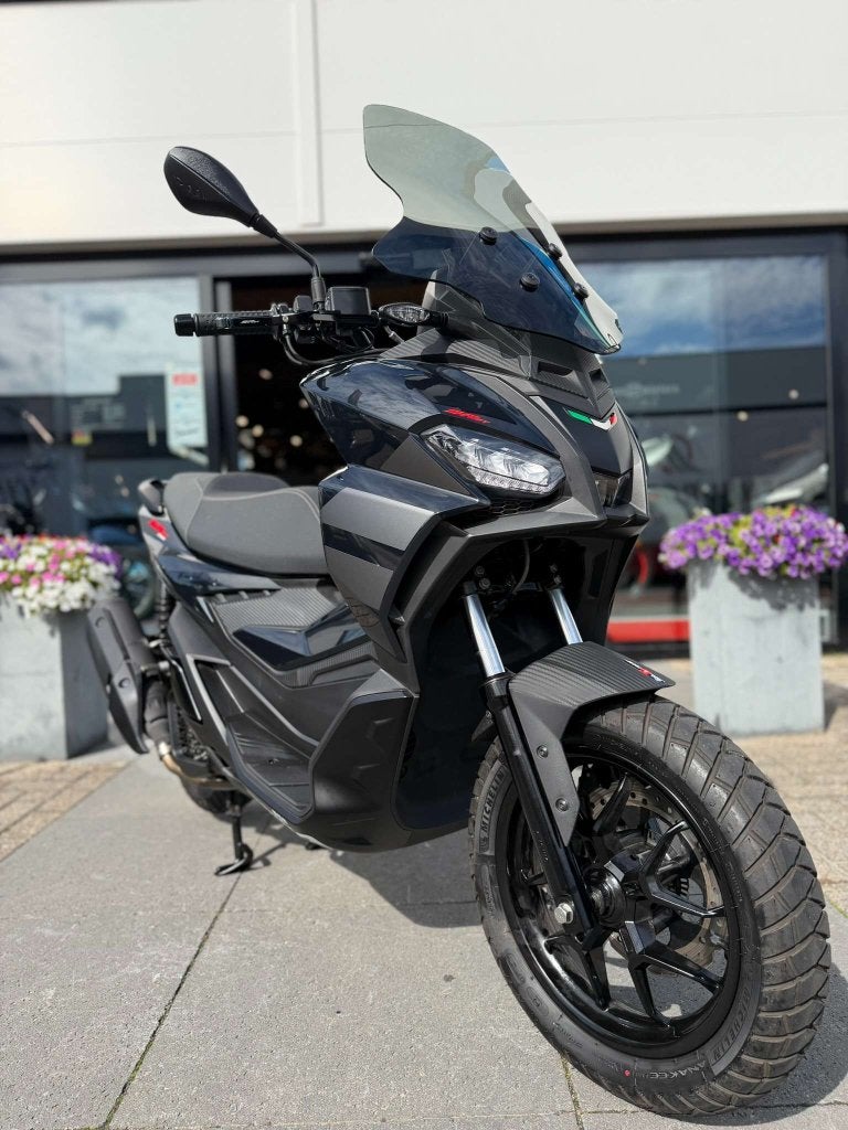 Aprilia SR GT 200 cc occasion, Niet ingevuld, Occasion, Bedrijf, Niet ingevuld