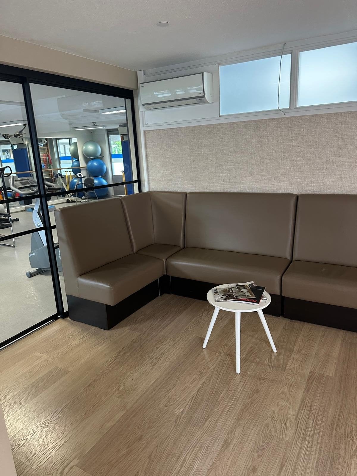 Banken voor wachtkamer, Ophalen of Verzenden