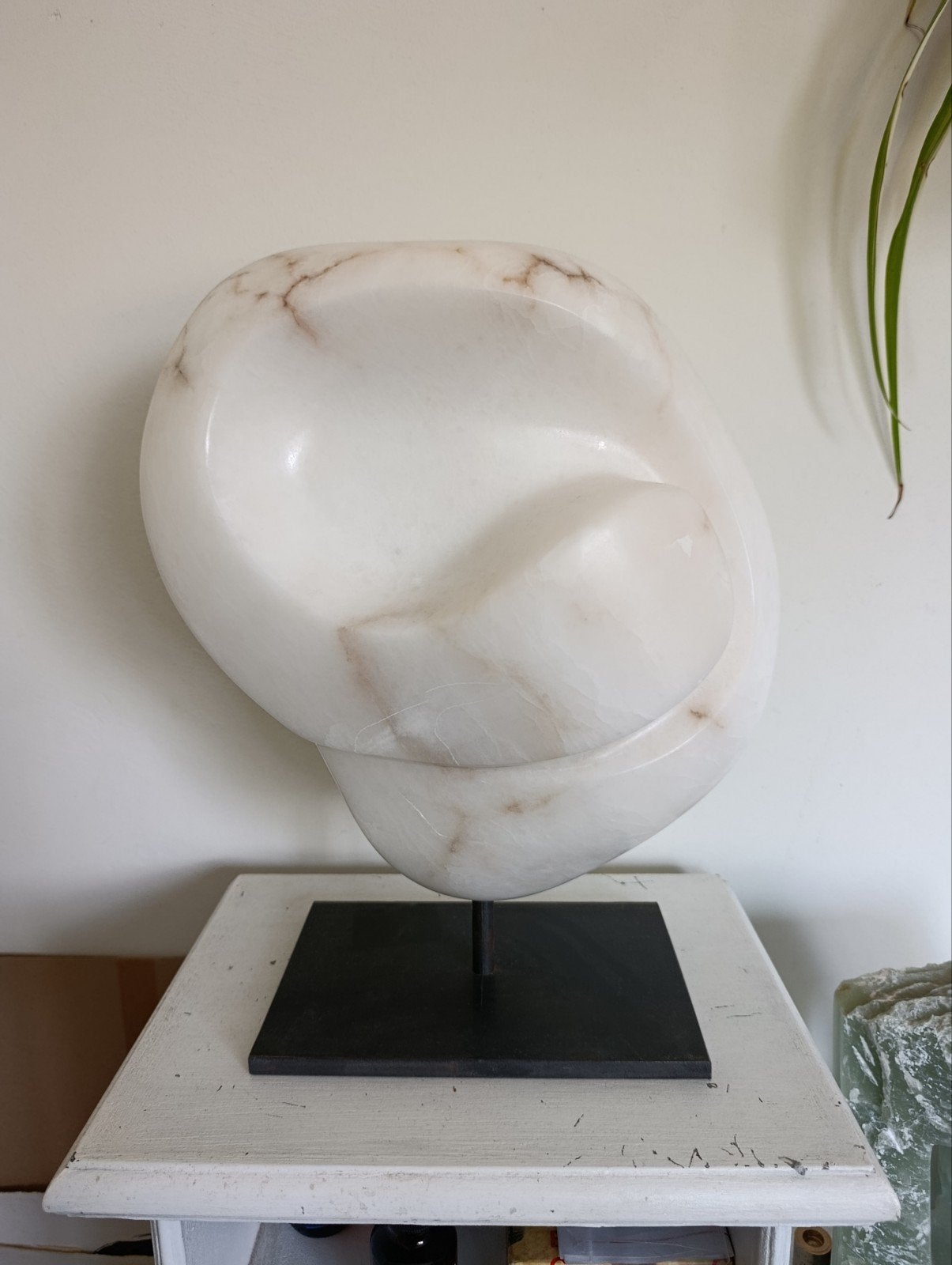 Origineel albasten sculptuur 'Awakening' –Jacqueline de Vaan, Antiek en Kunst, Ophalen