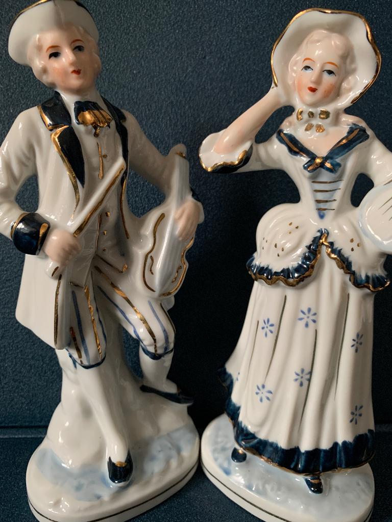 Een twee prachtige brocante porseleinen beelden, Verzamelen, Beelden en Beeldjes, Ophalen of Verzenden, Zo goed als nieuw, Mens