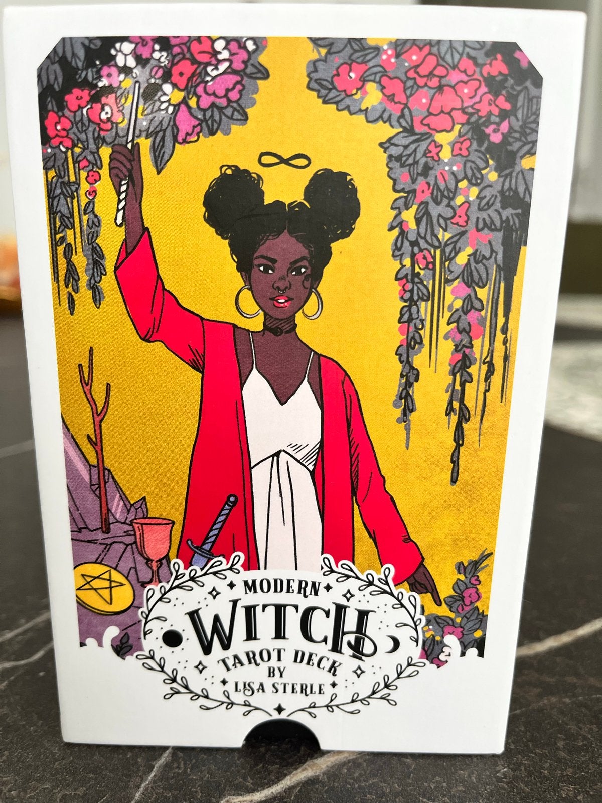 Modern Witch Tarot Deck - Lisa Sterle, Ophalen of Verzenden, Zo goed als nieuw, Tarot of Kaarten leggen, Overige typen