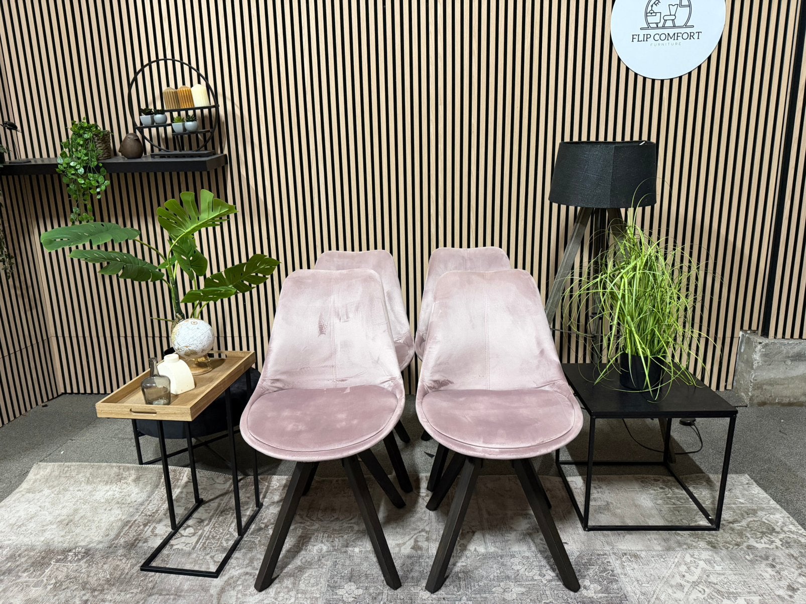 “LEVERING MOGELIJK” Velvet roze eettafelstoelen!, Overige kleuren, Ophalen of Verzenden, Zo goed als nieuw, Vier