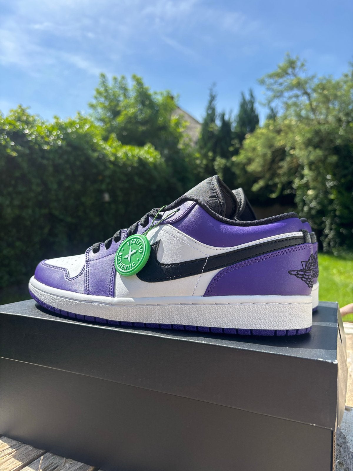 Nike Air Jordan 1 Low Court Purple - Maat 44, Kleding | Heren, Schoenen, Ophalen of Verzenden, Nieuw, Overige kleuren, Sneakers of Gympen