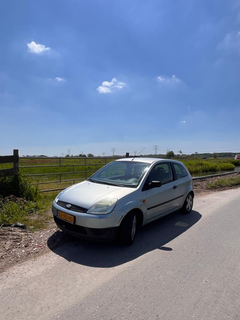 Ford Fiësta 1.3 8V 3DR 2004 Groen, Auto's, 15 km/l, 40 €/maand, 4 cilinders, Origineel Nederlands