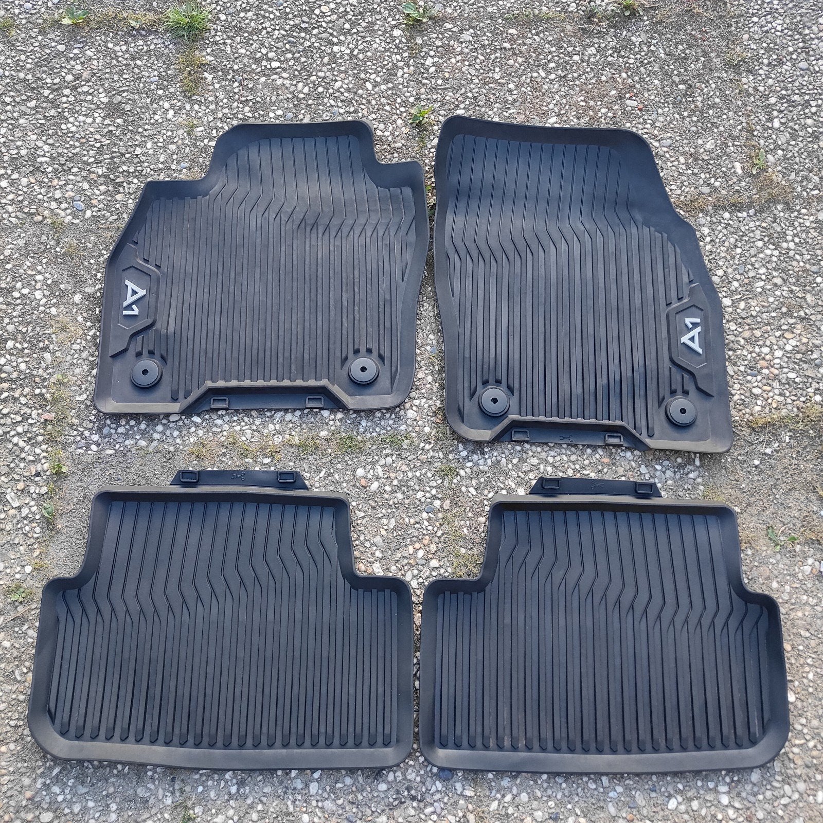 Originele Audi A1 rubberen mattenset - Zeer nette staat, Ophalen, Gebruikt, Audi