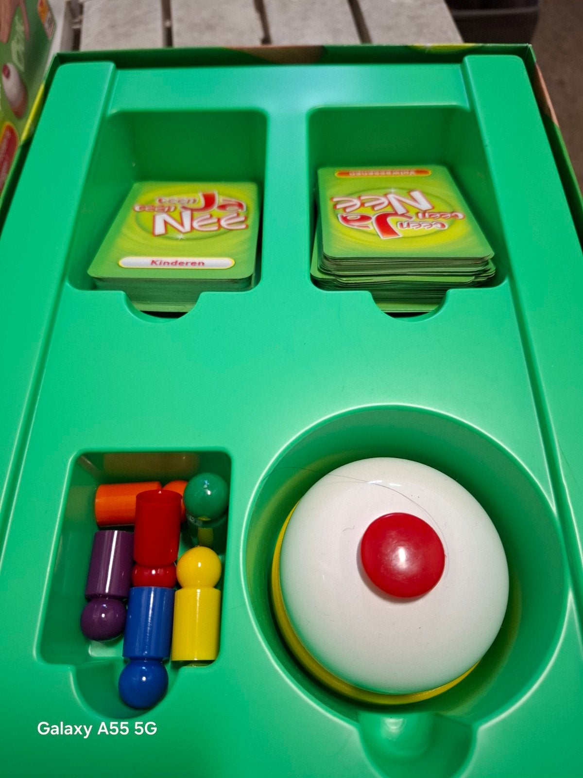 Geen Ja Geen Nee - Het hilarische gezelschapsspel!, Megableu, Megableu, Info@megableu.com, Vijf spelers of meer