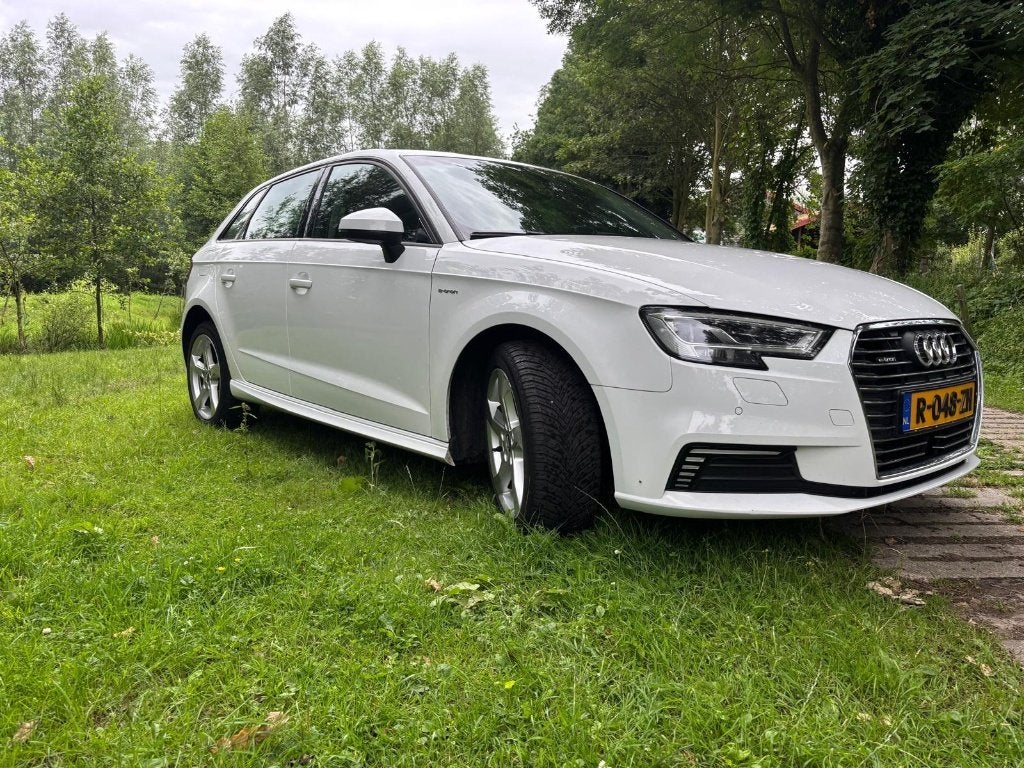 Audi A3 1.4 Tfsi 204pk E-tron S Tronic 2017 Wit, Auto's, Audi, Stof, Euro 6, 4 cilinders, Wit