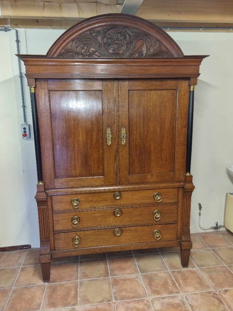 Prachtig Drents Kabinet Empire Met Snijwerk 236 hoog, Antiek en Kunst, Ophalen of Verzenden