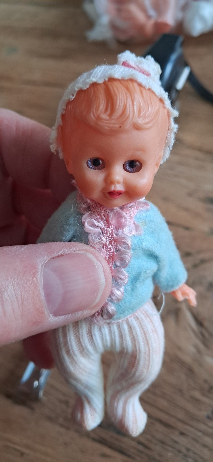 Vintage poppetje met slaap oogjes, Verzamelen, Poppen, Ophalen of Verzenden, Gebruikt, Pop