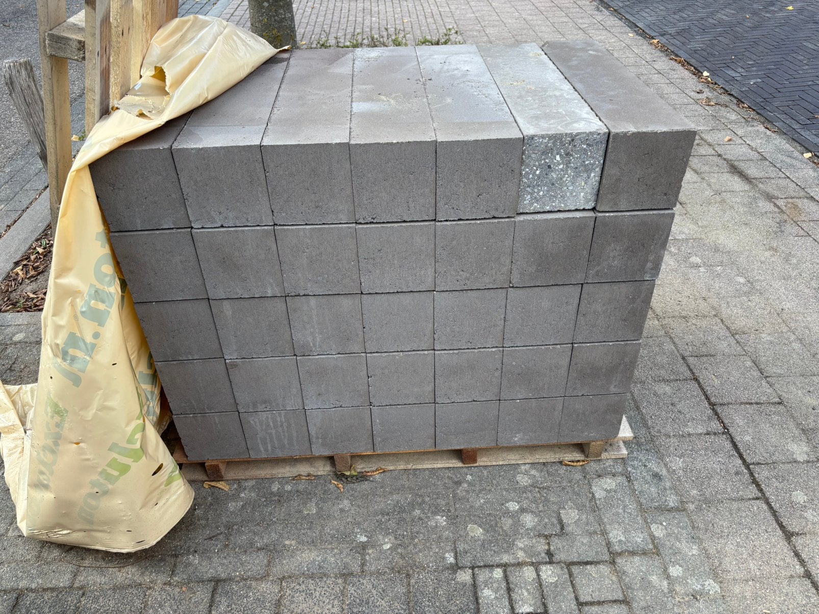 34 Stapelblokken Excluton Linia Excellence 15x15x60 Taupe, Tuin en Terras, Bielzen en Borders, Ophalen, Blok, Nieuw, Minder dan 25 cm