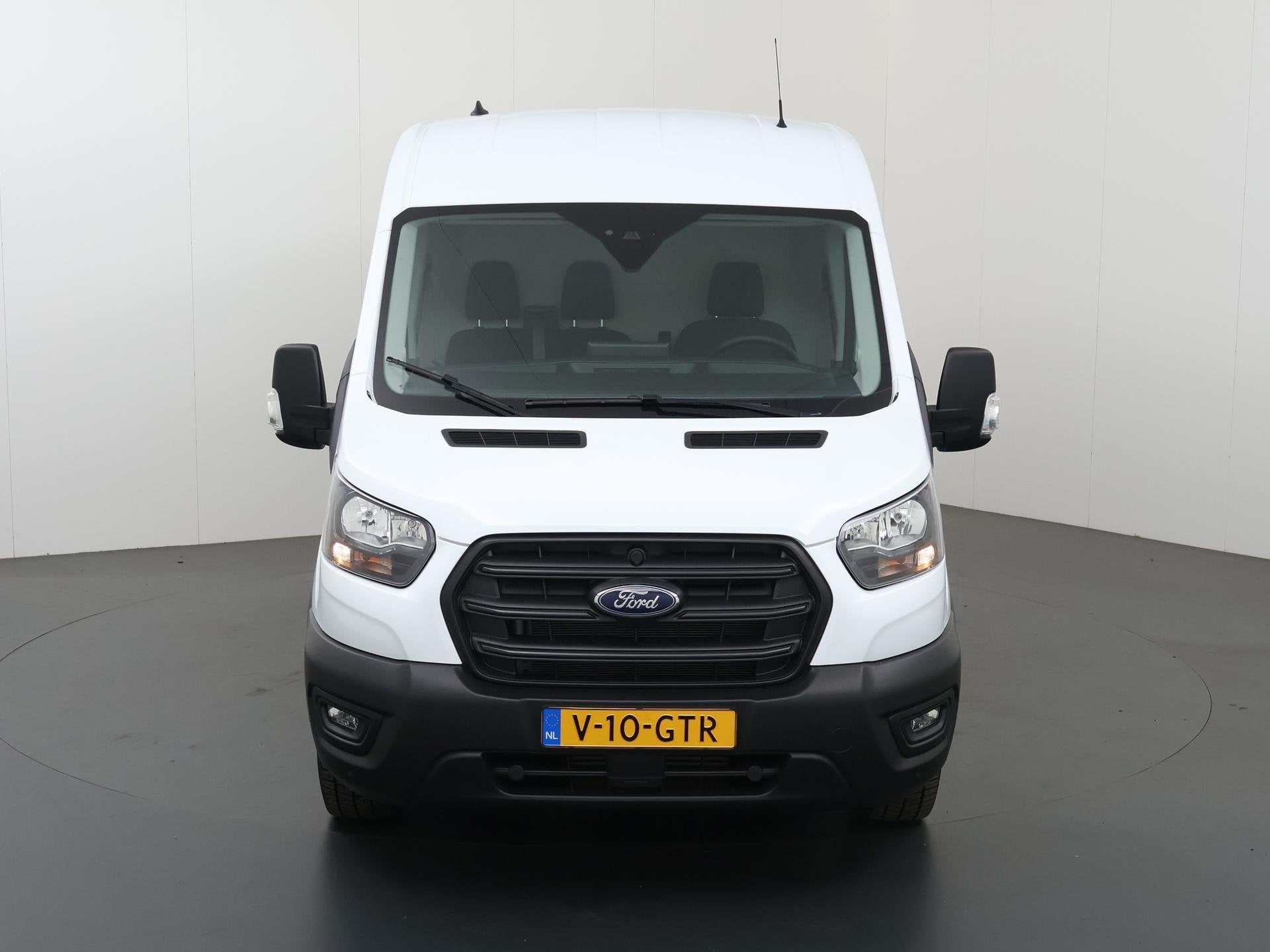Foto 3 van Ford Transit 350 | 2.0 TDCI | L3 H2 | TREND | TREKHAAK 2500