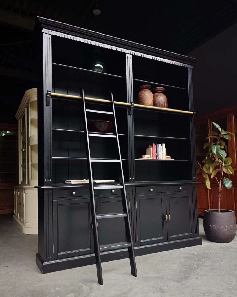 Grote zwarte boekenkast | Winkelkast | Met ladder #5197, Metaal, Gebruikt, Met deur(en), -