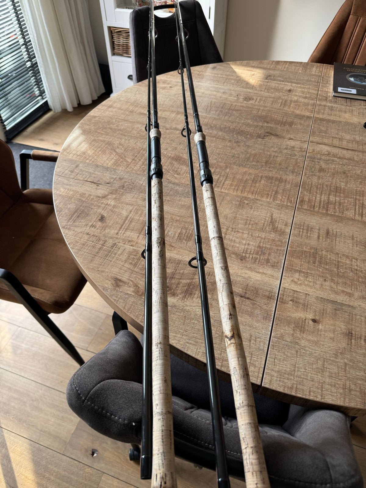 2 Fox Euro Warrior Karperhengels 12ft 2.75lb, Ophalen, Gebruikt, Werphengel
