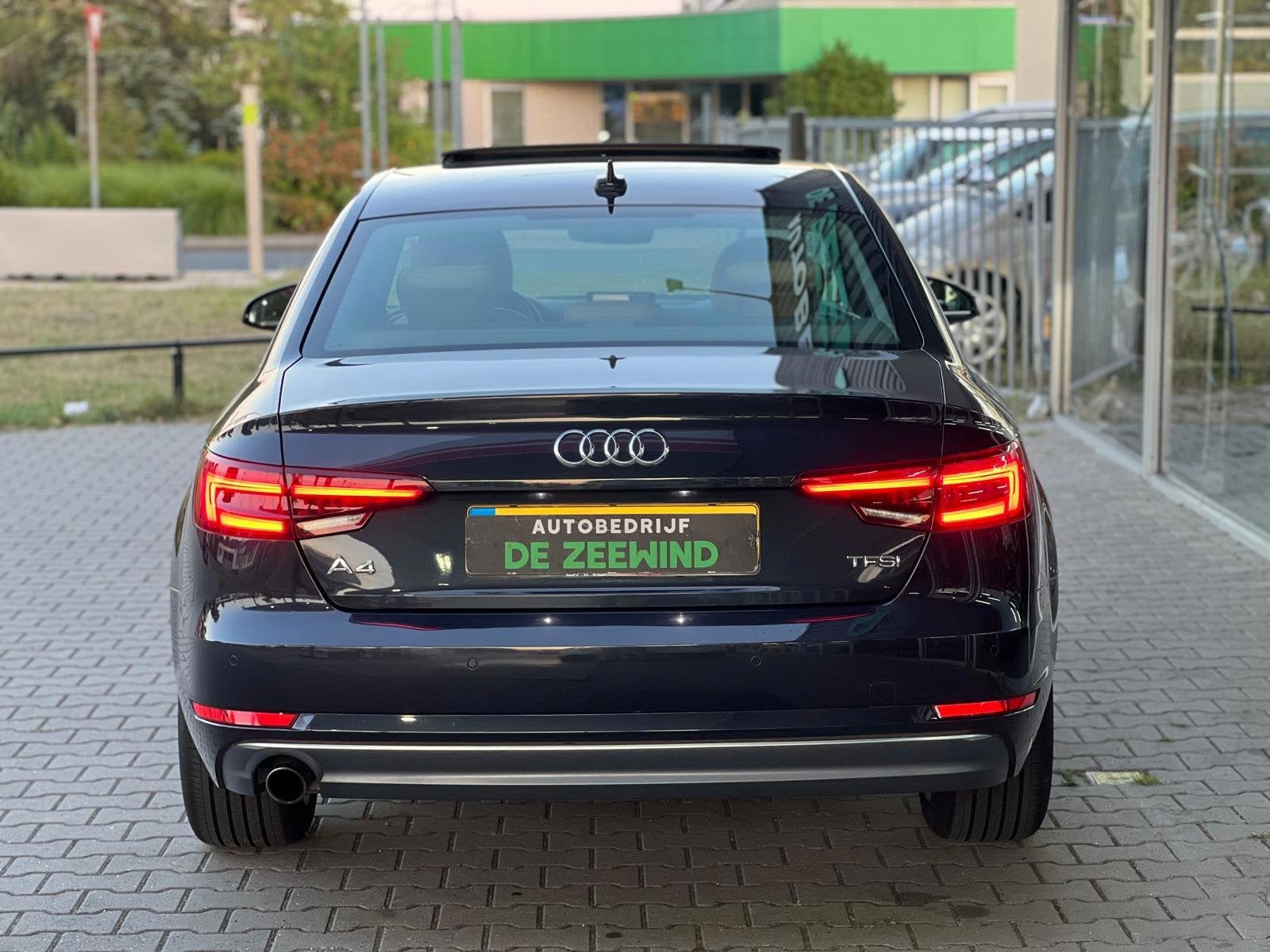 Audi A4 Limousine 1.4 TFSI Sport Lease Edition, Auto's, Gebruikt, Euro 6, 150 pk, Blauw