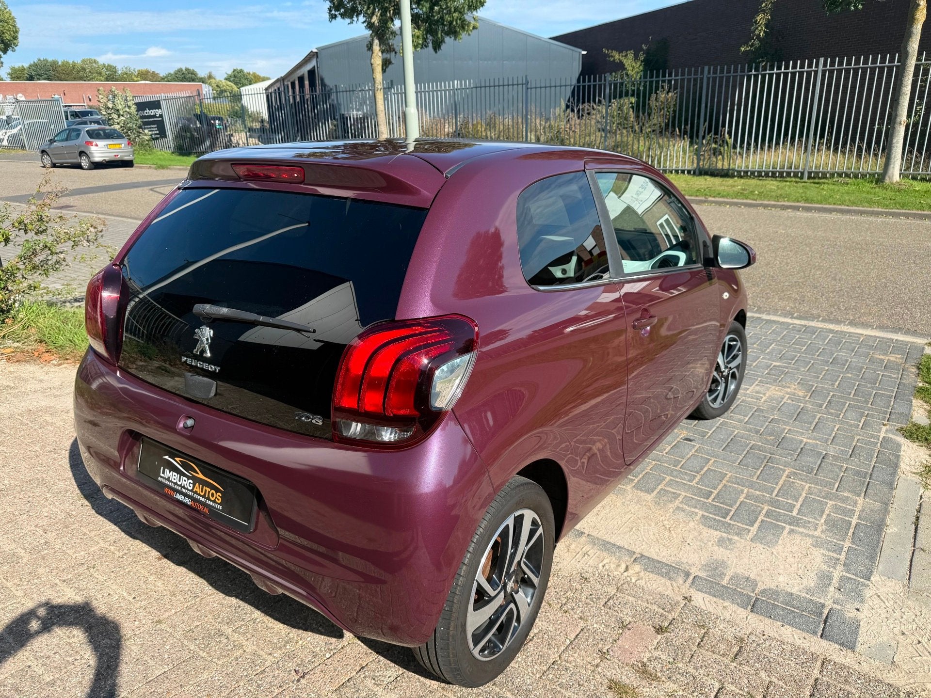Peugeot 108 1.0 e-VTi Allure Cruisecontrol Navi Stoelverwarm, Voorwielaandrijving, Dealer onderhouden, Stof, Gebruikt