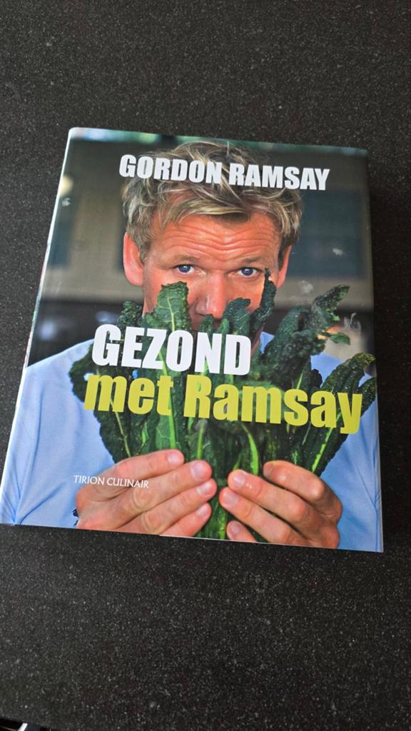 Gezond met Ramsay - Gordon Ramsay Kookboek, Boeken, Ophalen of Verzenden, Zo goed als nieuw, Gezond koken, Overige gebieden