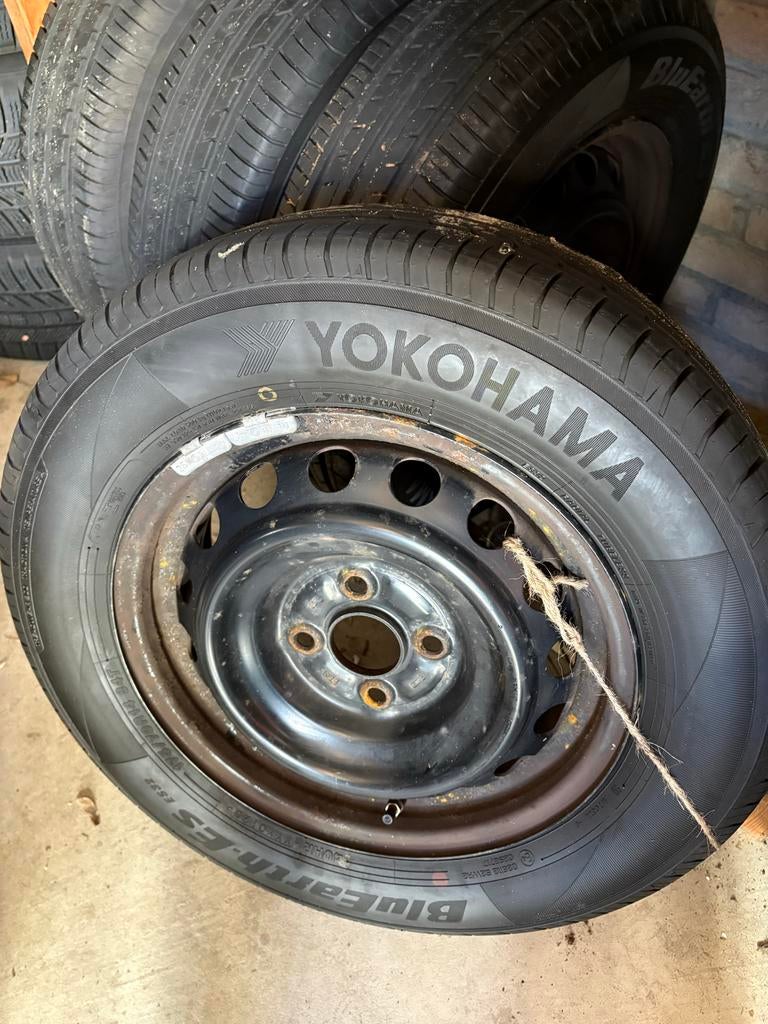 Yokohama zomerbanden 175/70/14, Ophalen, 14 inch, Gebruikt, 175 mm