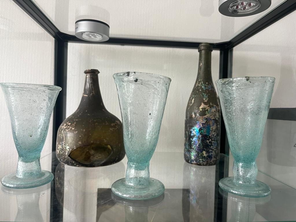 Katenkop /fles /glas 17/18 eeuw bodemvondsten, Antiek en Kunst, Antiek | Glas en Kristal, Ophalen of Verzenden