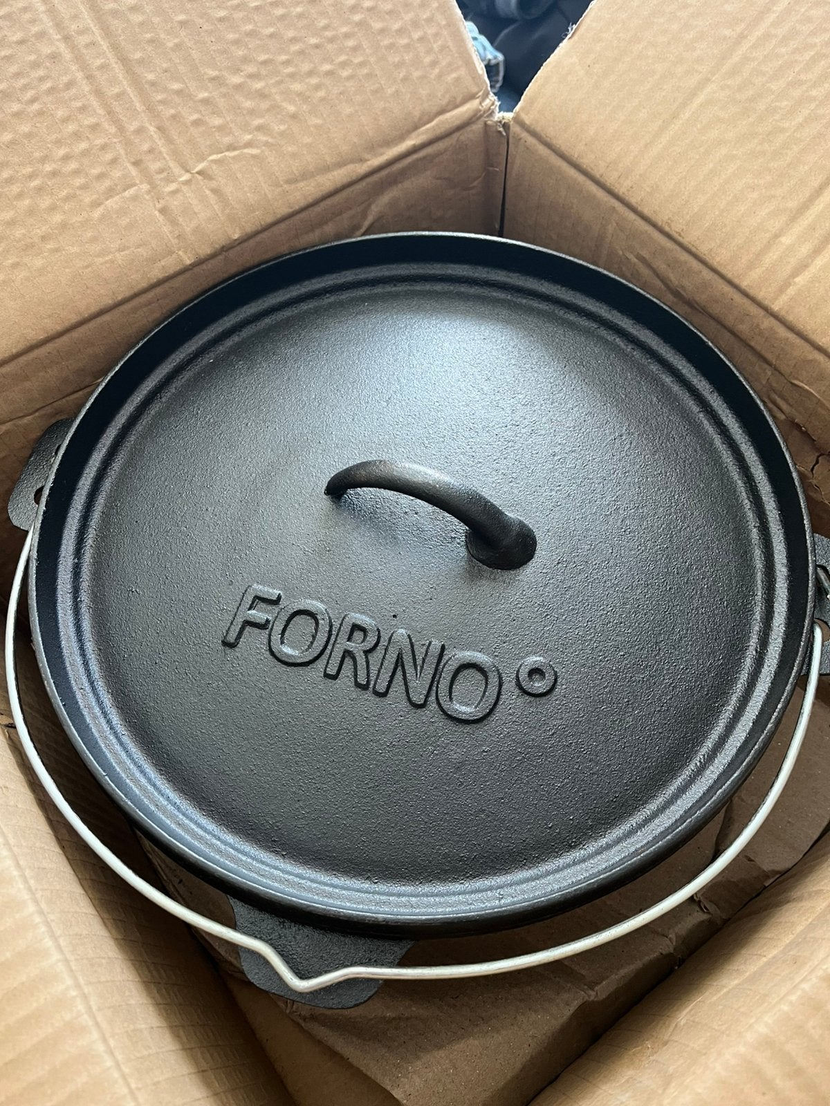 Nieuwe Gietijzeren pan / Dutch Oven / BBQ, Ophalen, Zo goed als nieuw, Gietijzer