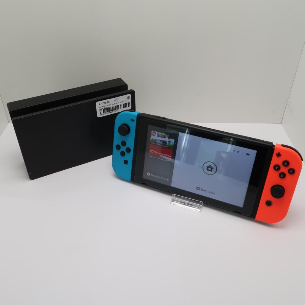 Nintendo Switch Red / Blue 32GB | in Nette Staat, Spelcomputers en Games, Spelcomputers | Nintendo Switch, Niet ingevuld, Zo goed als nieuw