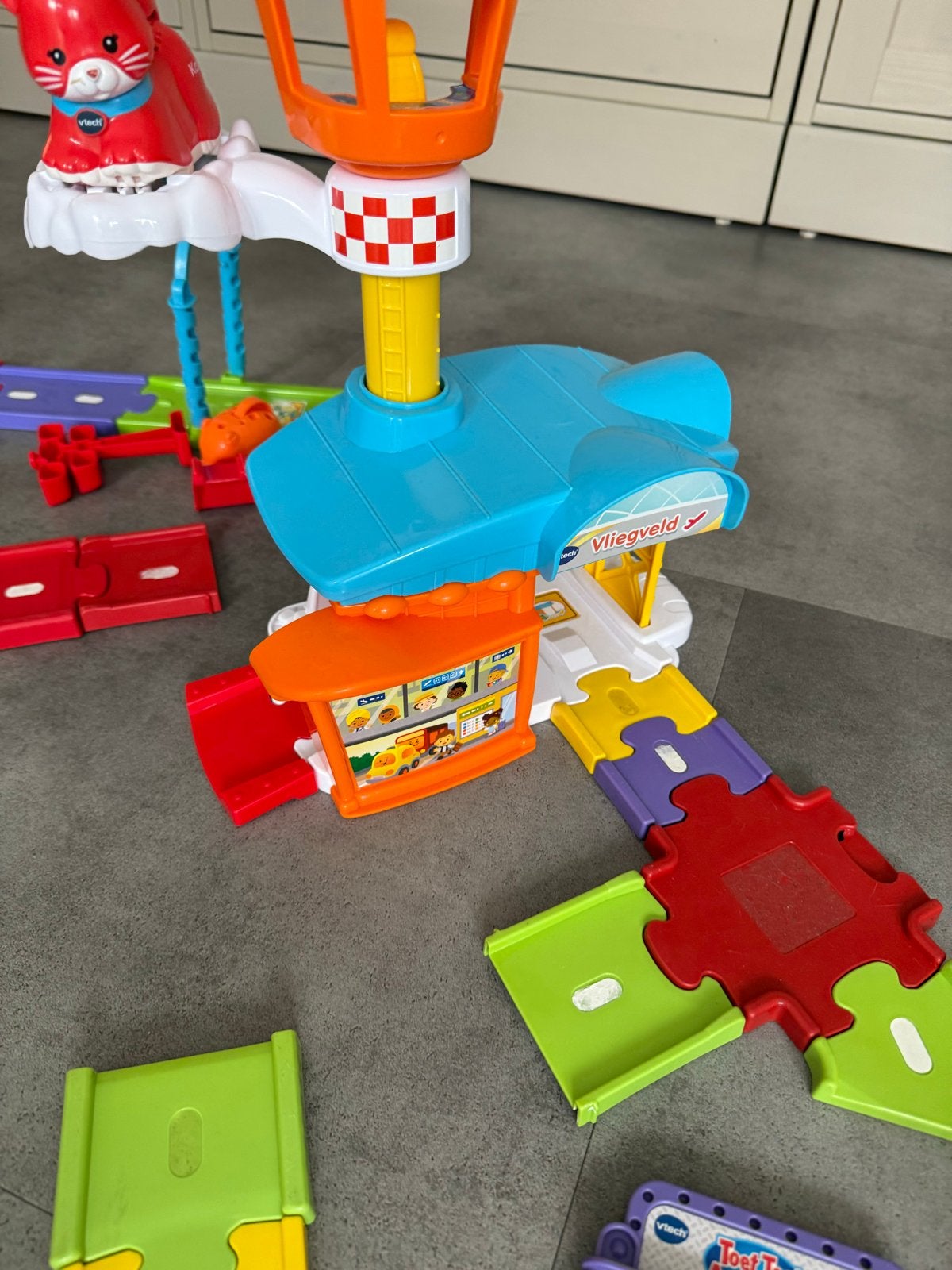 VTech Toet Toet Auto's Vliegveld en Politiebureau met auto's, Ophalen, Gebruikt