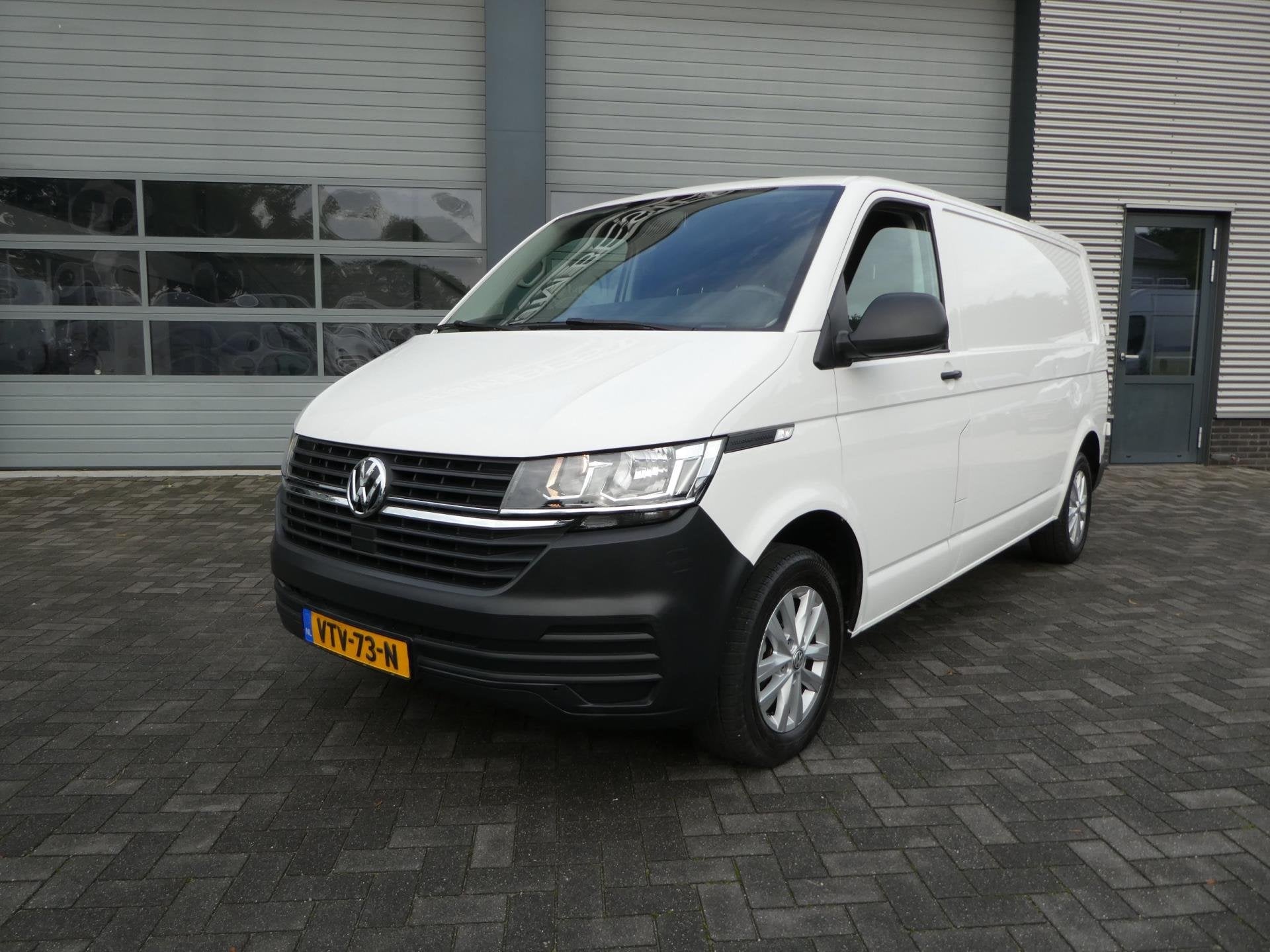 Volkswagen Transporter 2.0 TDI L2H1 150 pk automaat , 3 zits, Gebruikt, 4 cilinders, 150 pk, Volkswagen
