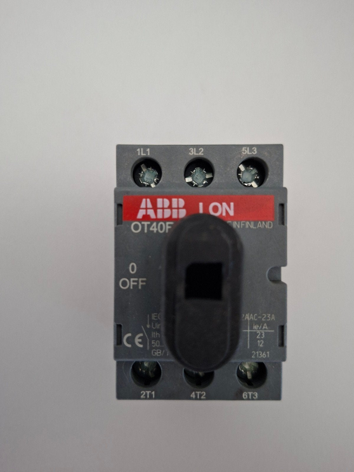 ABB OT40F3 Lastscheider - Nieuwstaat, Ophalen of Verzenden, Zo goed als nieuw, ABB, Schakelaar