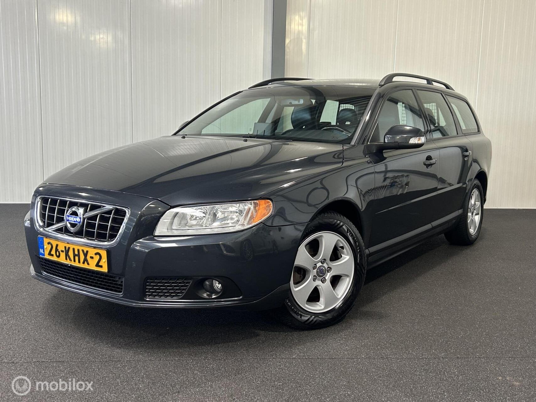 Volvo V70 2.0 Limited Edition [ NAP trekhaak leder ], Voorwielaandrijving, 145 pk, 4 cilinders, Handgeschakeld