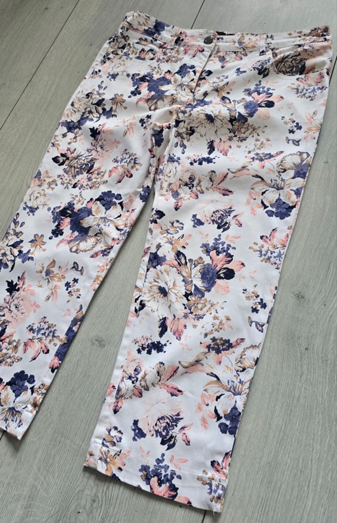 BRANDTEX Bloemenprint Capri Broek Maat 36, Kleding | Dames, Wit, BRANDTEX, Ophalen of Verzenden, Zo goed als nieuw