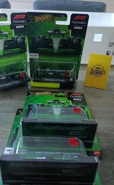 1:64 Formule 1 HotWheels #24, S, Auto, R, Nieuw