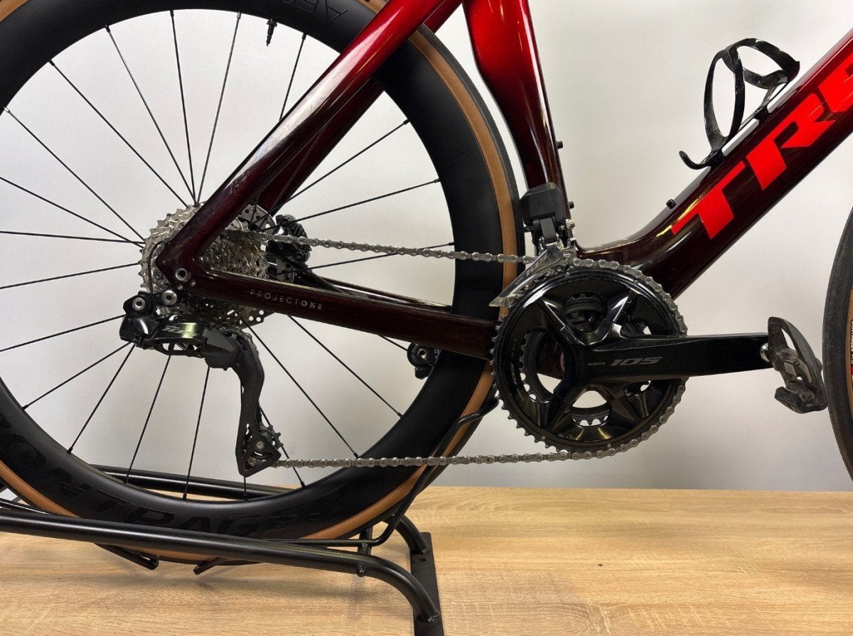 TREK Madone SLR 6 Gen 7 METALLIC RED SMOKE TO RED CARB 58cm, Gebruikt, Carbon, -, -