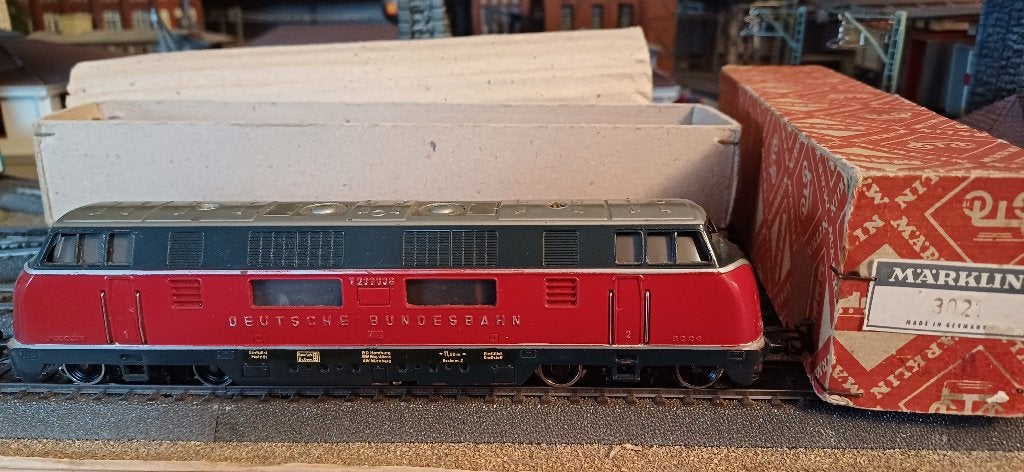 Marklin 3021 V200, Wisselstroom, Locomotief, Ophalen of Verzenden, Zo goed als nieuw