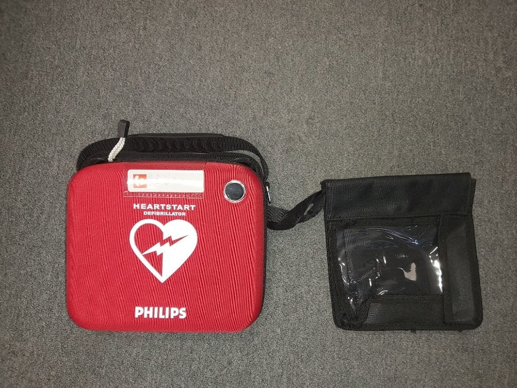 aed tas Heartstart (leeg) met tas voor toebehoren (leeg), Ophalen, Zo goed als nieuw, Overige typen