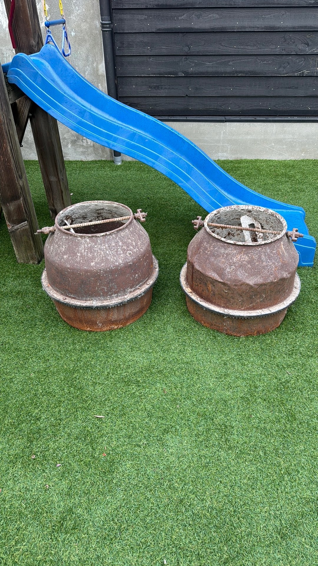 Oude specie/cement molens omgebouwd als hang lamp in veranda, Ophalen, Gebruikt