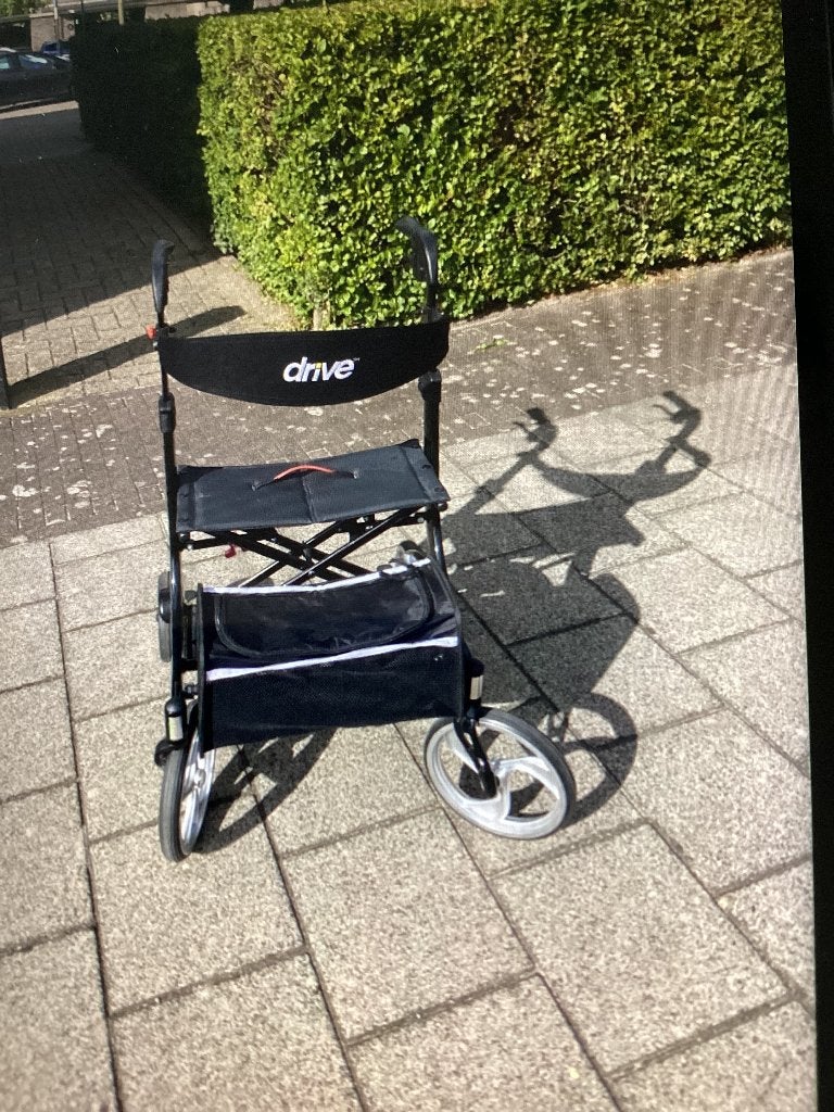 Rollator Drive Nitro M, Diversen, Ophalen, Opvouwbaar, Zo goed als nieuw