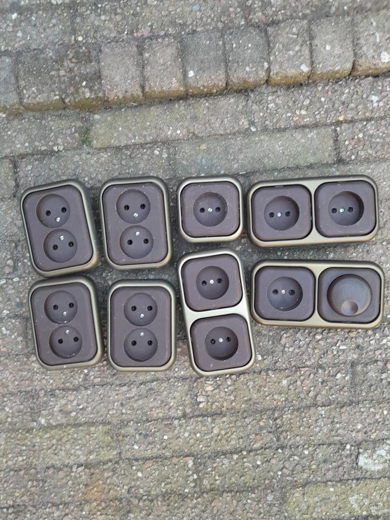 Vintage stopcontacten jaren '70, Doe-het-zelf en Verbouw, Elektra en Kabels, Ophalen of Verzenden, Gebruikt, Stopcontact