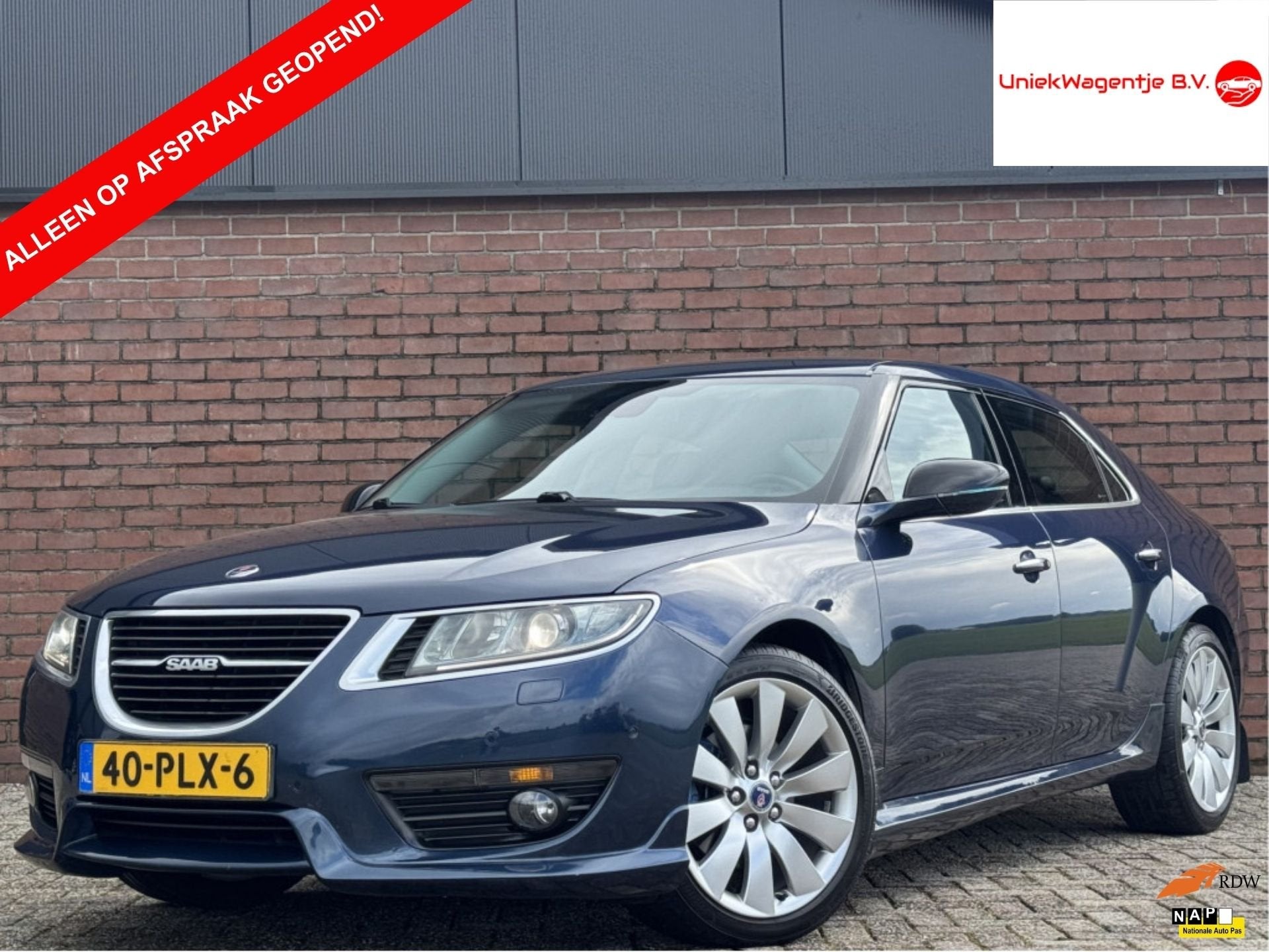Saab 9-5 2.0T VECTOR EXKLUSIV | NL-AUTO! | UNIEKE STAAT!, Euro 5, Zwart, 4 cilinders, Bedrijf