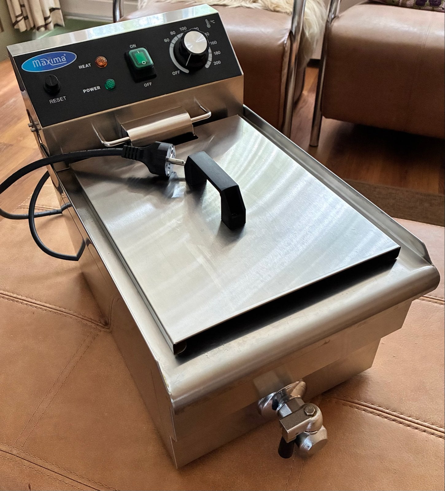 Maxima Elektrische Frituurpan met Tap 1x10L, 4 liter of meer, Ophalen, Zo goed als nieuw, Uitneembare binnenpan