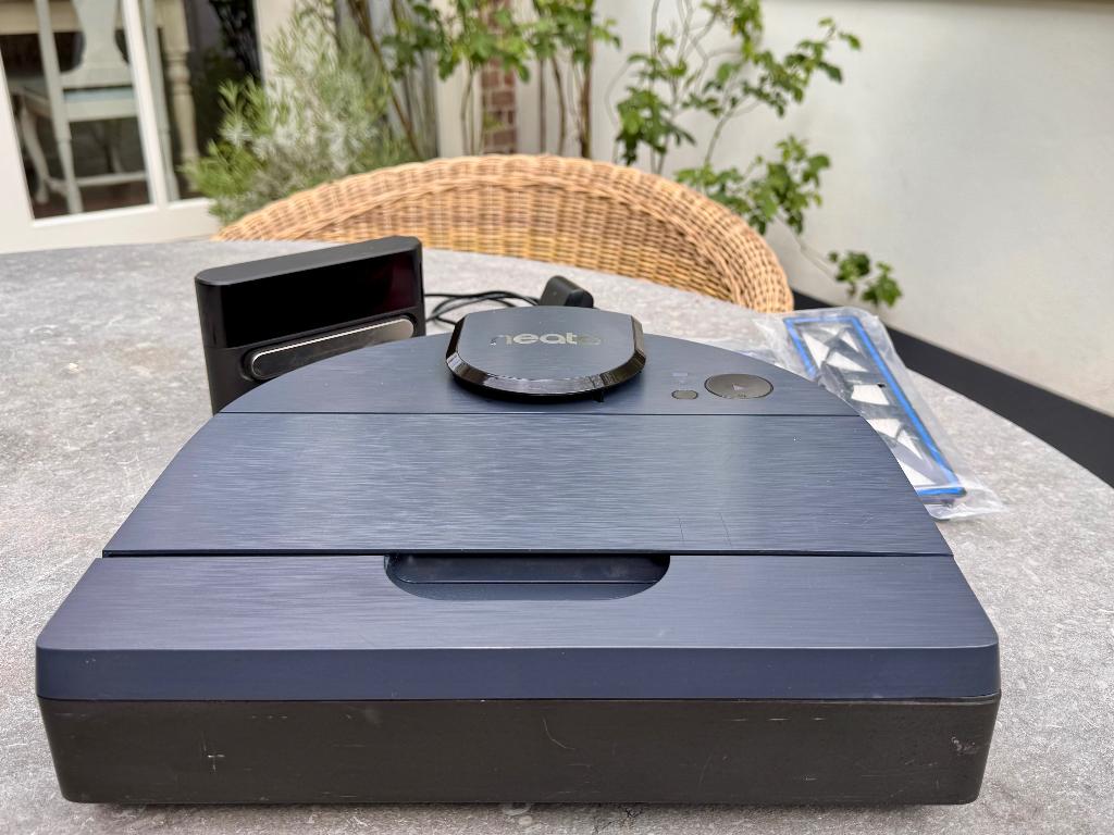 Neato D8 robotstofzuiger in zeer goede staat, Witgoed en Apparatuur, Stofzuigers, Gebruikt, Ophalen of Verzenden, Robotstofzuiger