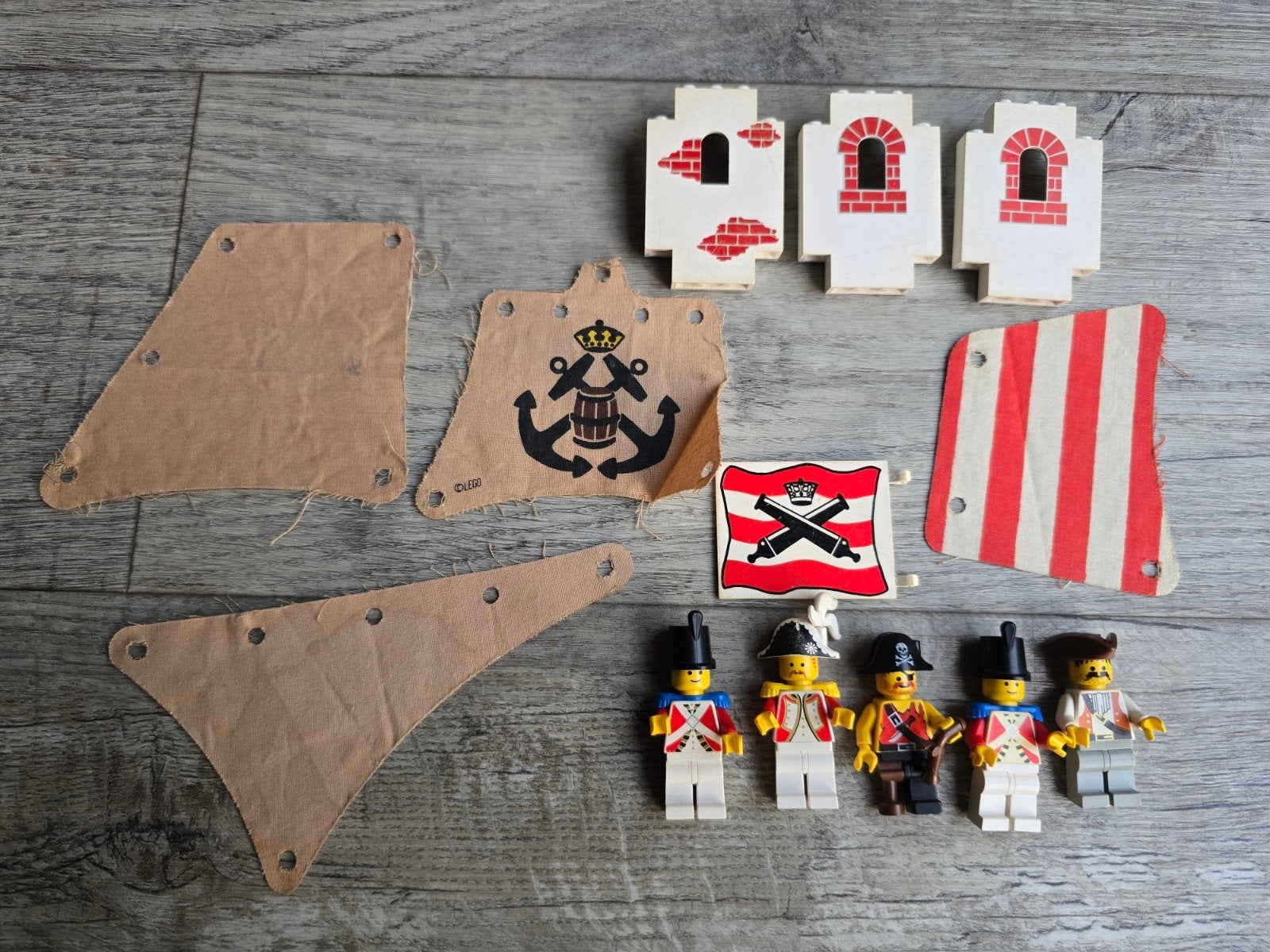 Lego piraten soldaten onderdelen  zeilen poppetjes, Ophalen of Verzenden
