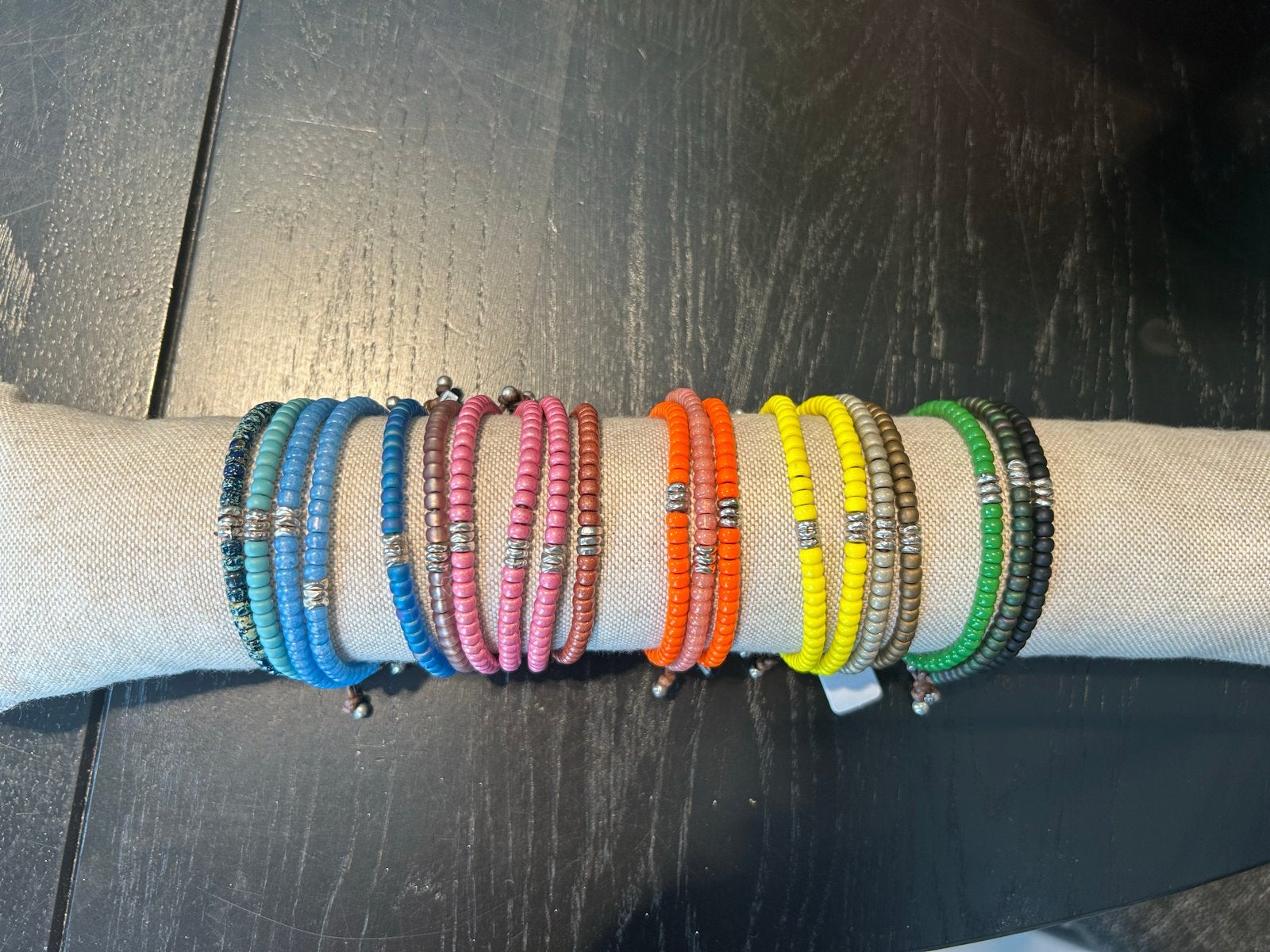 Qoss Armbandjes - Diverse Kleuren en Sets, Overige materialen, Overige kleuren, Verzenden, Nieuw