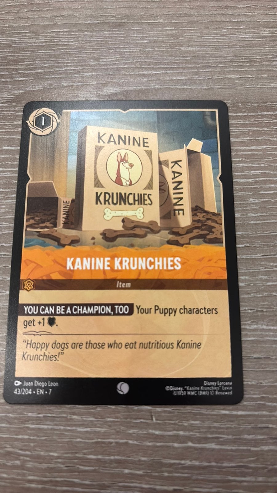 Disney Lorcana Kanine Krunchies 43-204 7ARI nonfoil, Hobby en Vrije tijd, Ophalen of Verzenden, Zo goed als nieuw