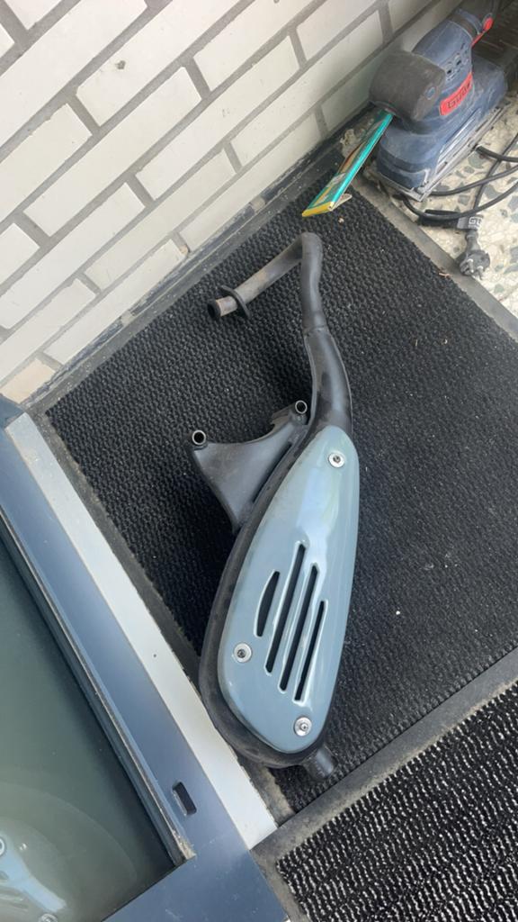 Vespa 2t uitlaat, Fietsen en Brommers, Brommeronderdelen | Scooters, Ophalen, Zo goed als nieuw, Uitlaat, Vespa