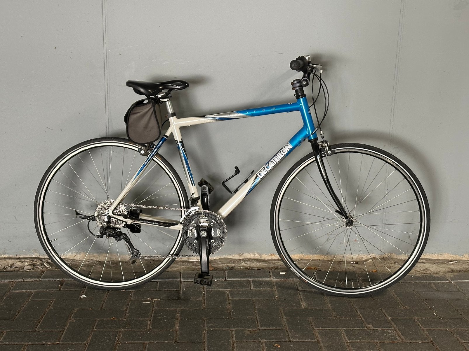 Opgeknapte Decathlon Racefiets 24v recht stuur, Fietsen en Brommers, Aluminium, Zo goed als nieuw, Meer dan 20 versnellingen, Ophalen