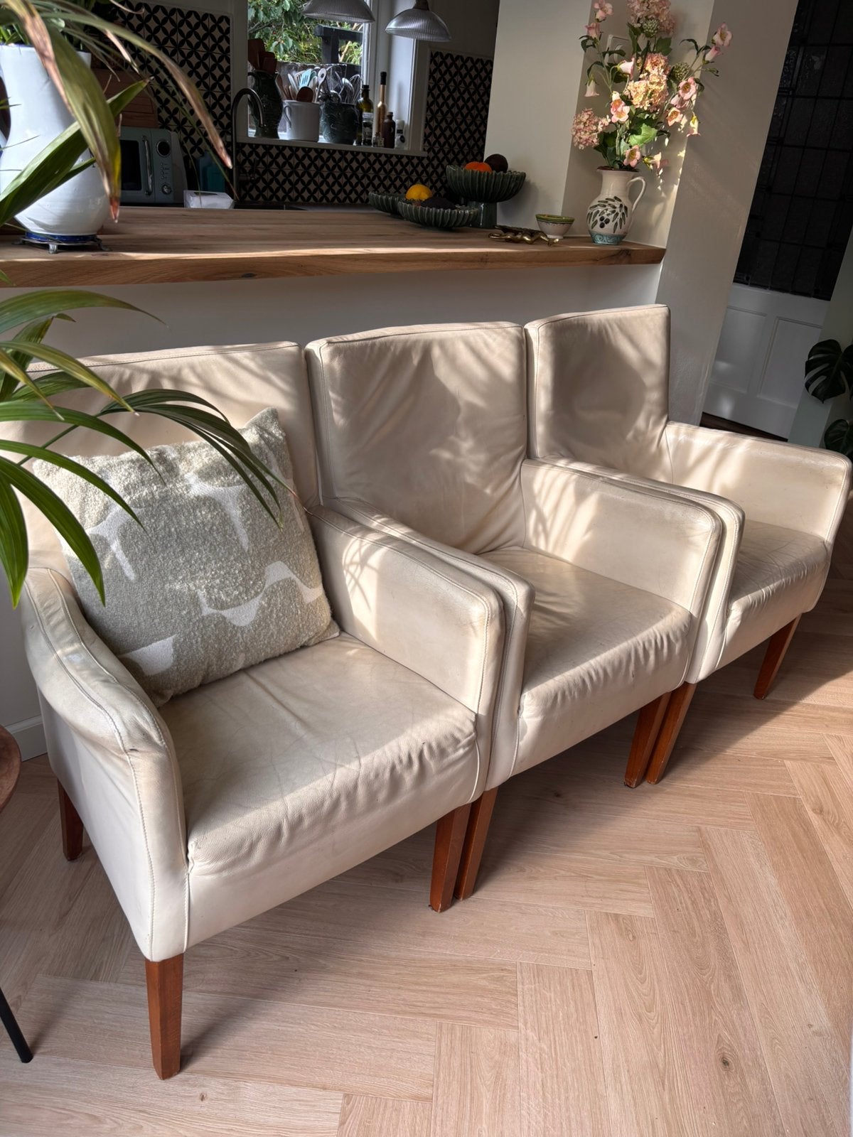 Wit leren stoelen (4), Ophalen, Wit, Leer, Zo goed als nieuw
