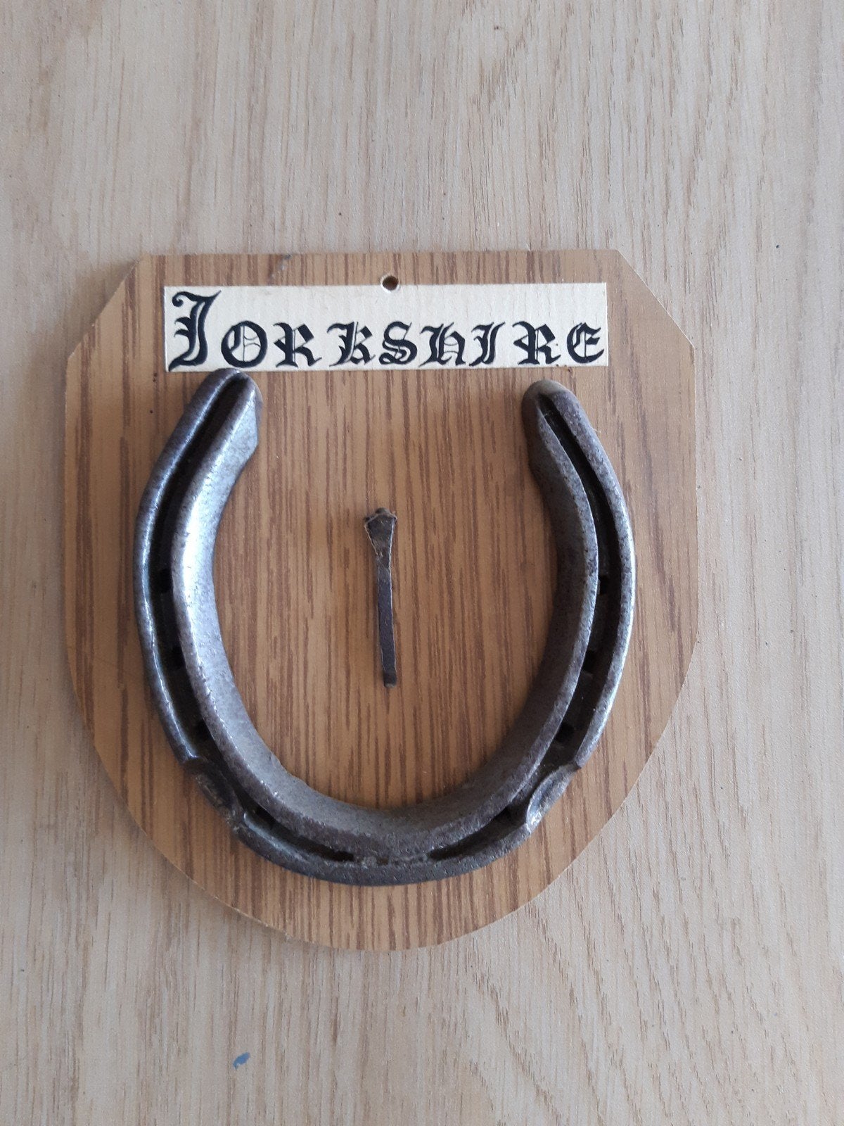 Decoratief hoefijzer op houten bordje - Yorkshire, Ophalen of Verzenden